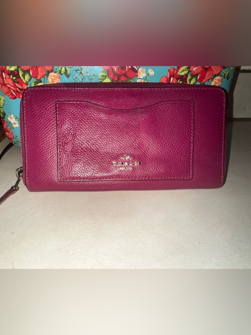 Cute Wallet. ( USED But Still Good)